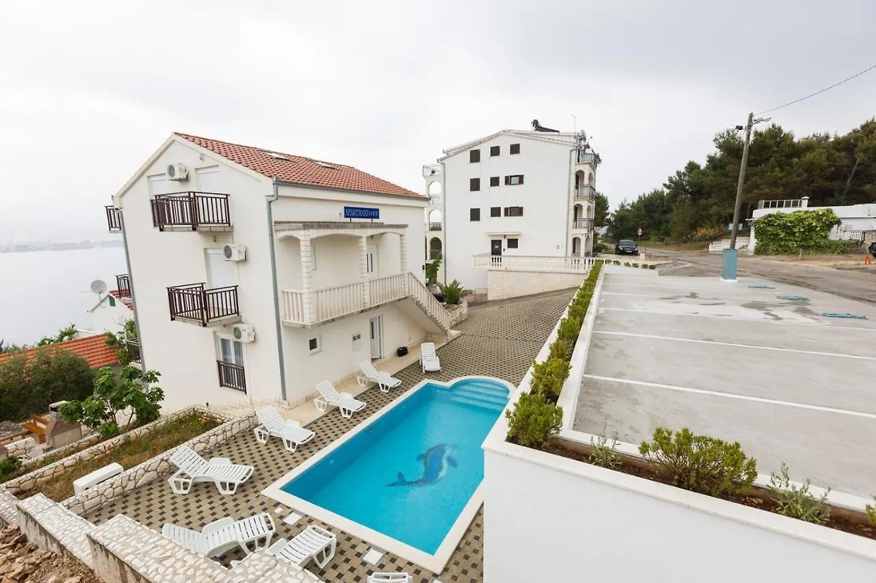 Apartment In Okrug Donji With Sea View, Balcony, Air Conditioning, Wifi 5166-4 Donji Okrug  Croatia