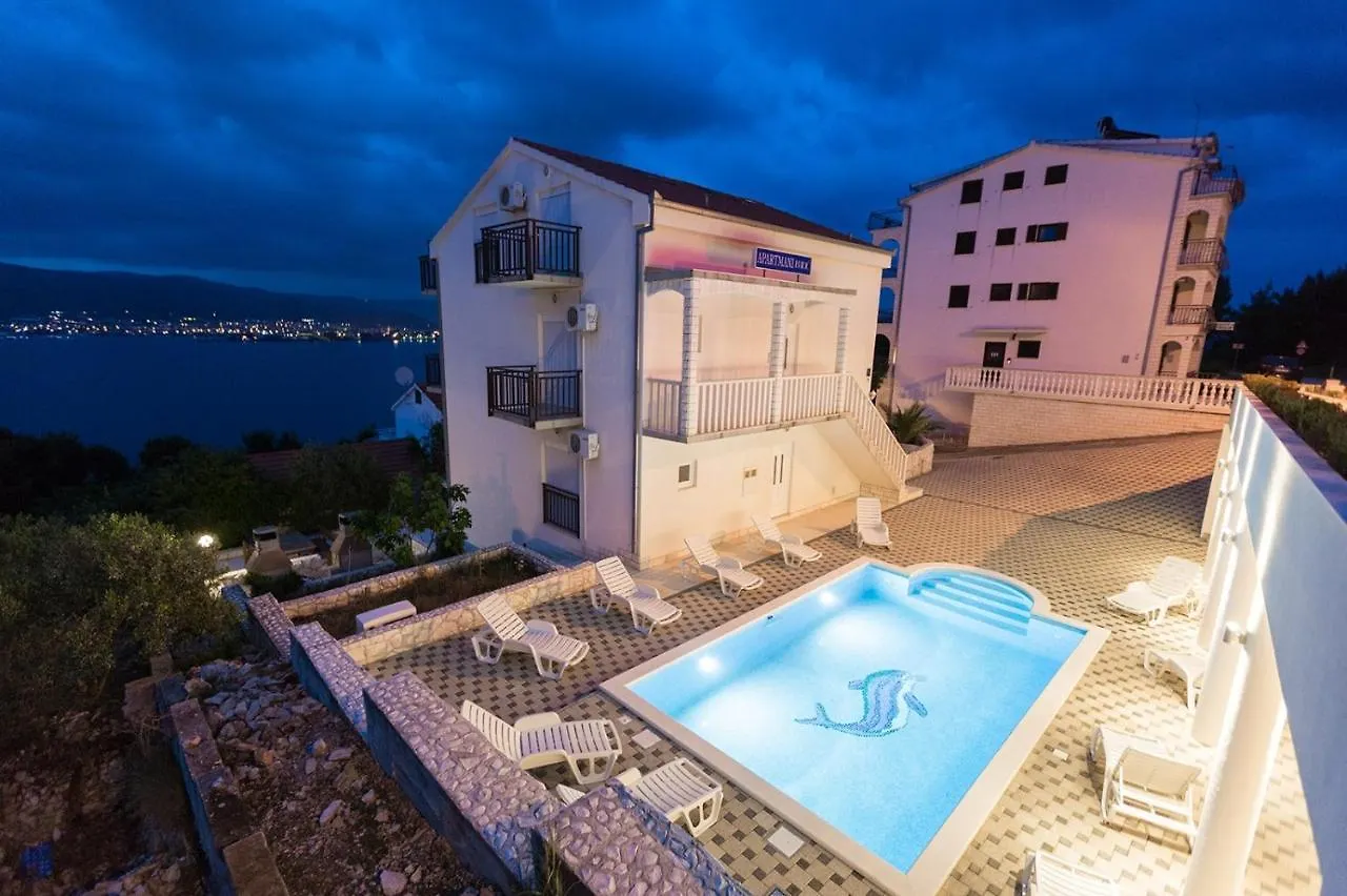 Apartment In Okrug Donji With Sea View, Balcony, Air Conditioning, Wifi 5166-4 Donji Okrug  0*, Donji Okrug (Ciovo)