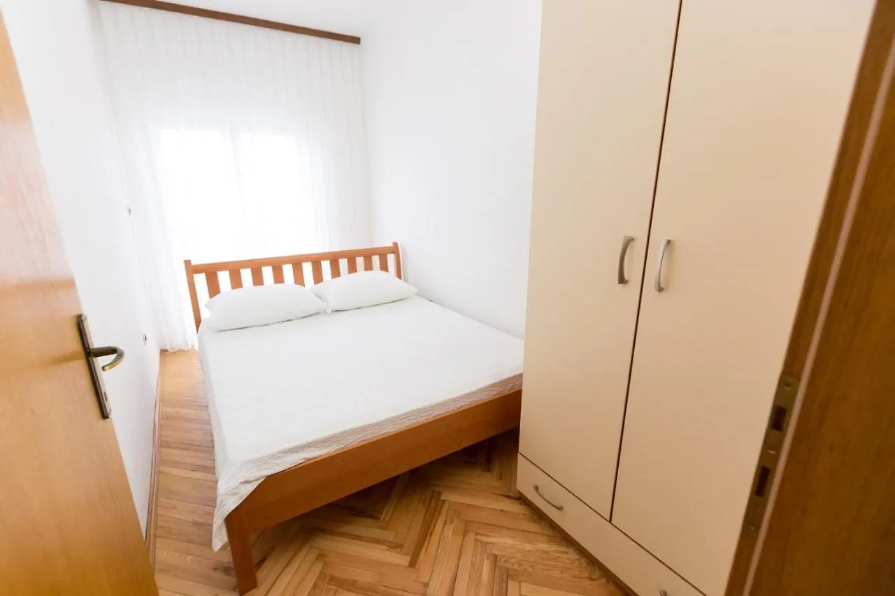Apartment In Okrug Donji With Sea View, Balcony, Air Conditioning, Wifi 5166-4 Donji Okrug   Donji Okrug (Ciovo)