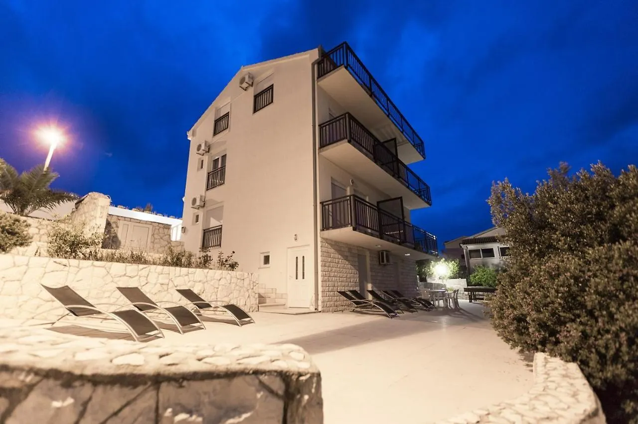 Apartment In Okrug Donji With Sea View, Balcony, Air Conditioning, Wifi 5166-4 Donji Okrug  Croatia