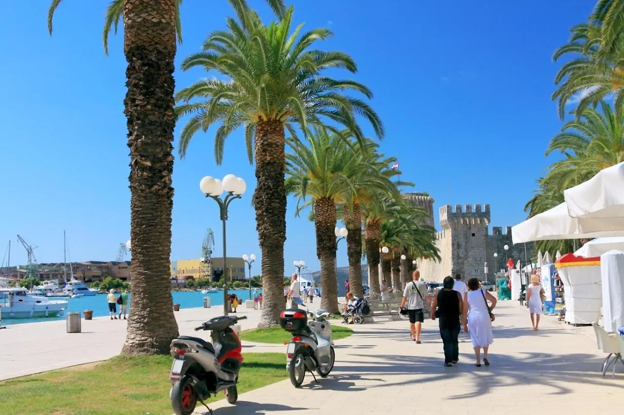 Apartment In Okrug Donji With Sea View, Balcony, Air Conditioning, Wifi 5166-4 Donji Okrug